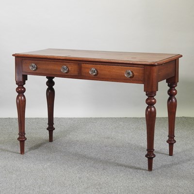 Lot 562 - A Victorian side table