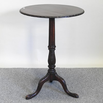 Lot 500 - A mahogany table