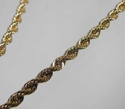 Lot 228 - A gold necklace