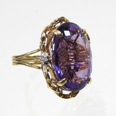 Lot 198 - An amethyst ring