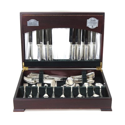 Lot 432 - A modern canteen of silver plated cutlery