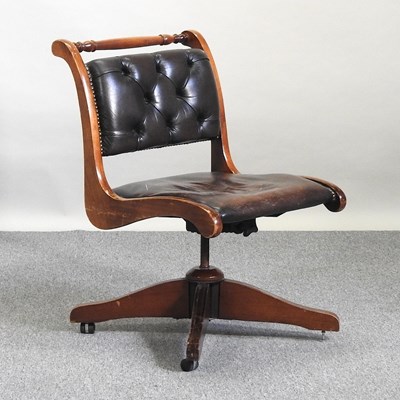 Lot 542 - A desk chair