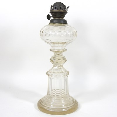 Lot 427 - An oil lamp