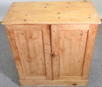 Lot 467 - A pine cabinet