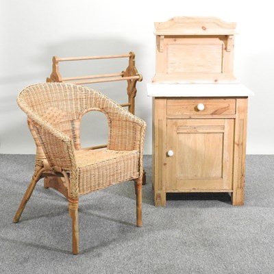 Lot 355 - A washstand, rail and chair