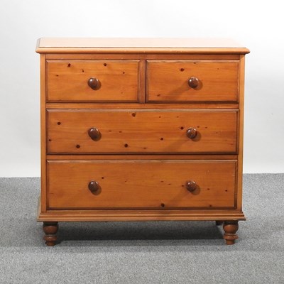 Lot 283 - A chest of drawers