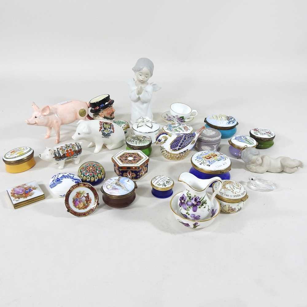 Lot 228 - Various enamel boxes