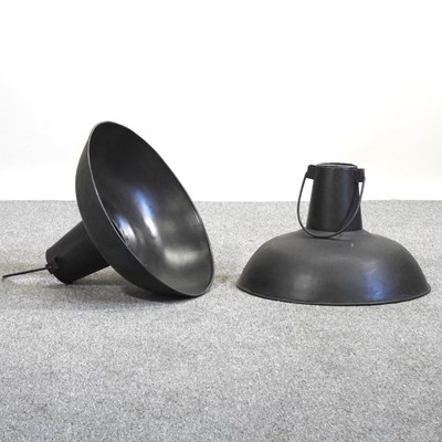 Lot 159 - A pair of lights