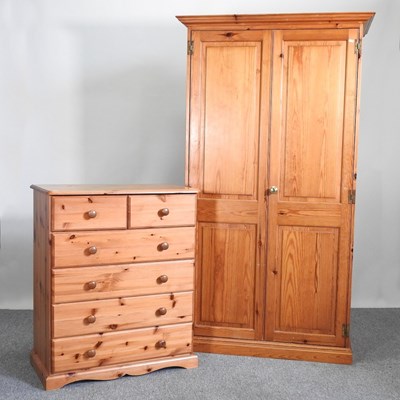 Lot 439 - A wardrobe and chest