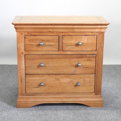 Lot 445 - An oak chest