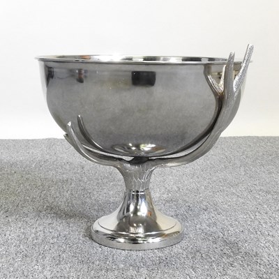 Lot 496 - A punch bowl