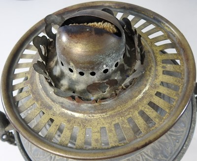 Lot 574 - A collection of lamps