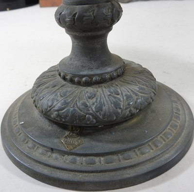 Lot 574 - A collection of lamps