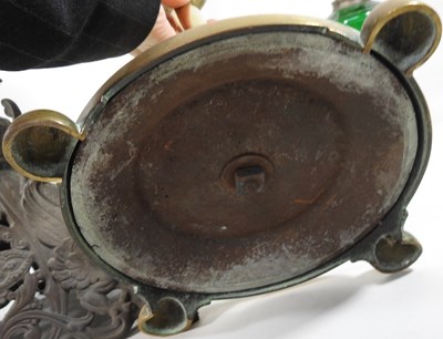 Lot 574 - A collection of lamps