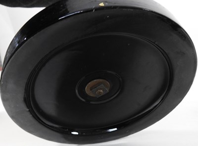Lot 574 - A collection of lamps