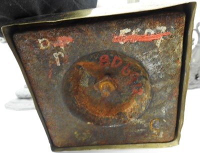 Lot 574 - A collection of lamps