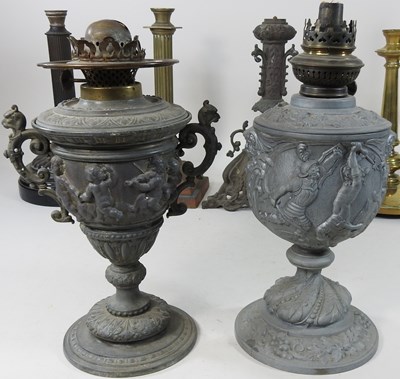 Lot 574 - A collection of lamps