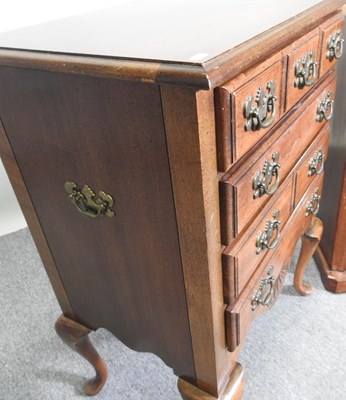 Lot 121 - A chest and cabinet