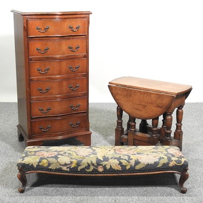 Lot 167 - A chest, stool and table