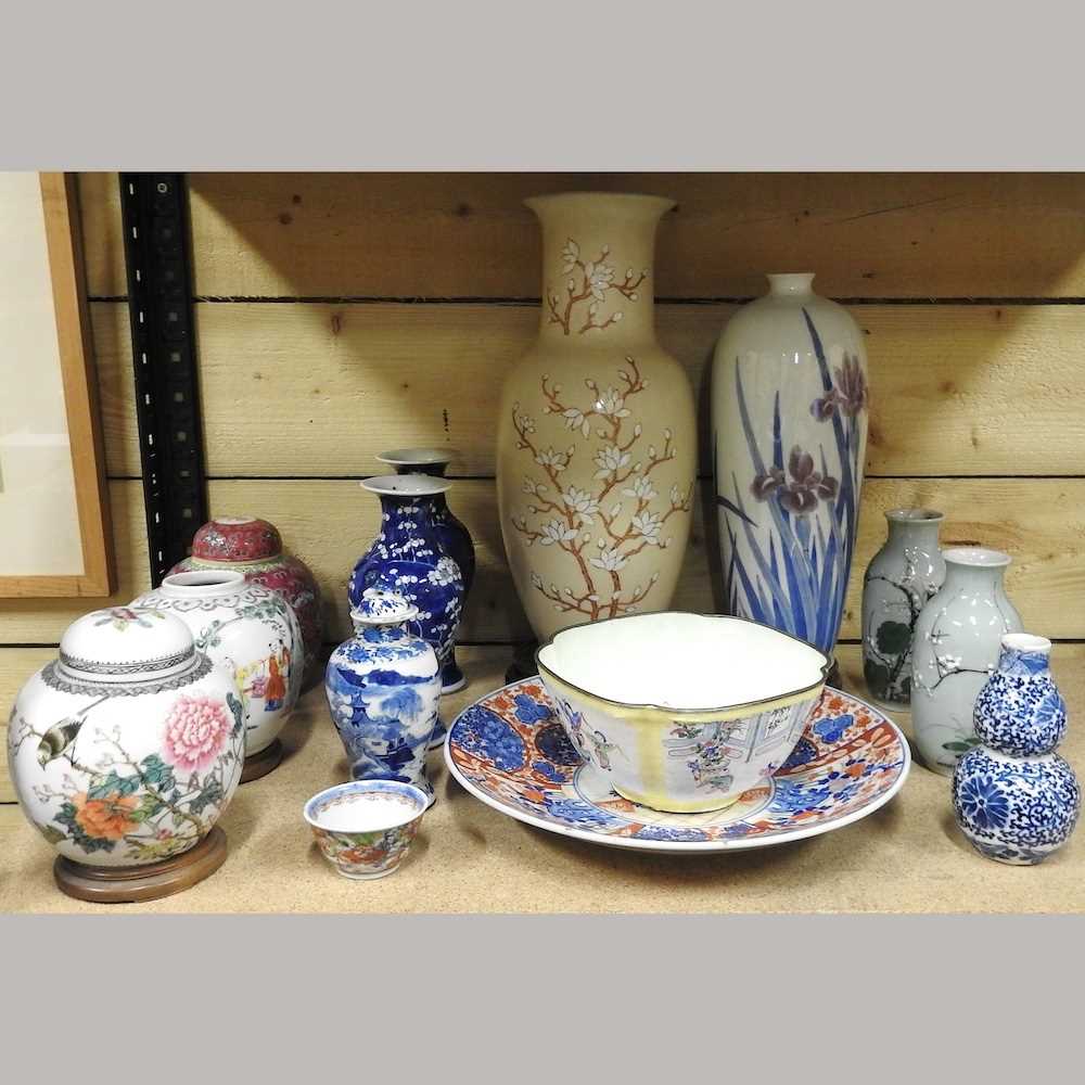 Lot 424 - Various oriental porcelain