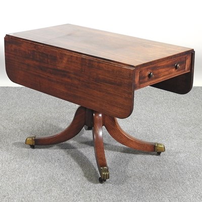 Lot 375 - A Regency table