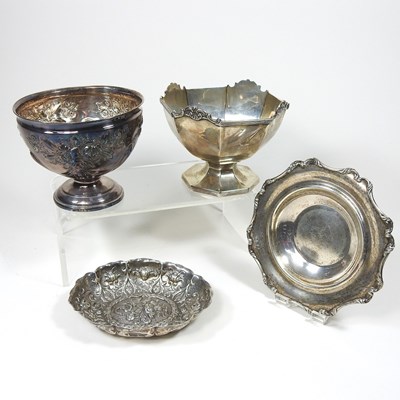 Lot 194 - Four silver items