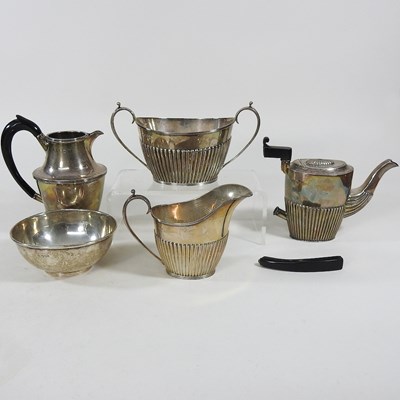 Lot 521 - Five silver items