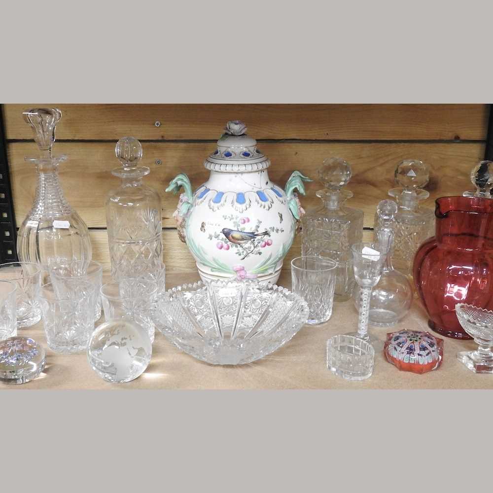 Lot 528 - Various glassware