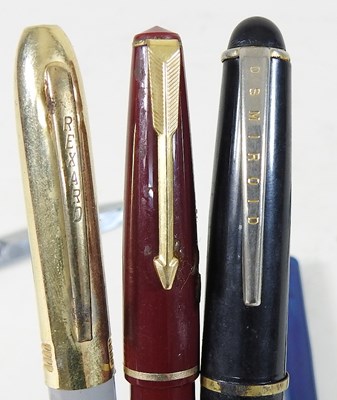 Lot 52 - A collection of vintage pens