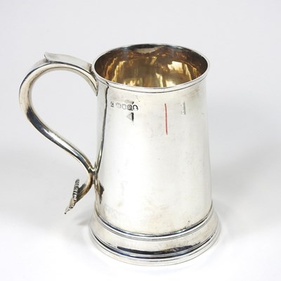 Lot 232 - A George III mug