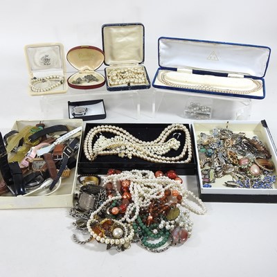 Lot 296 - A collection of jewellery