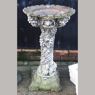 Lot 146 - A bird bath