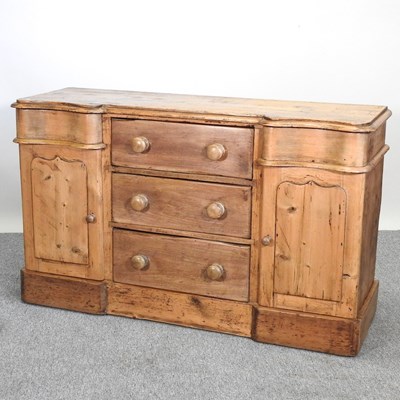 Lot 638 - An antique sideboard