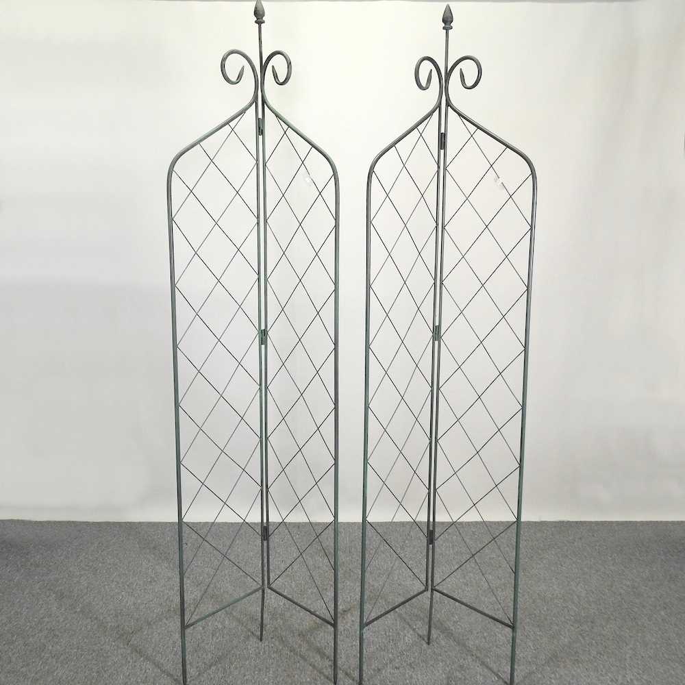 Handcrafted Trellises Lot 322 - Two garden trellises
