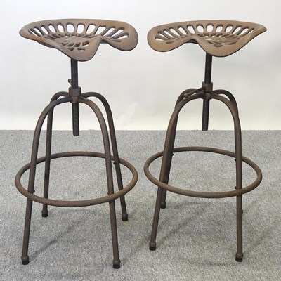 Lot 158 - A pair of stools