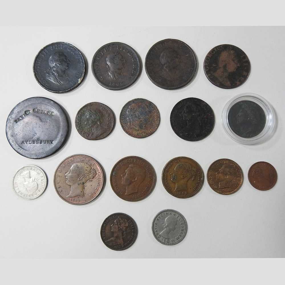Lot 76 - A collection of English copper coins