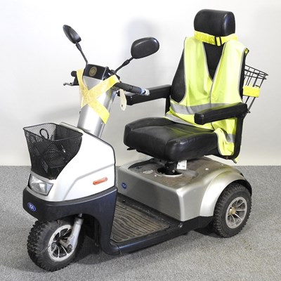 Lot 359 - A mobility scooter