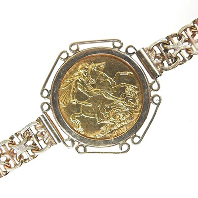 Lot 2 - A gold bracelet