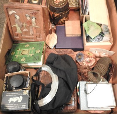 Lot 351 - A collection of items