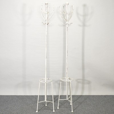 Lot 314 - A pair of stands