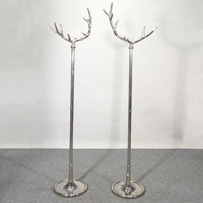 Lot 260 - A pair of stands