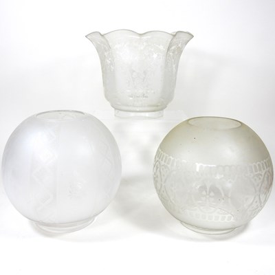 Lot 522 - Three shades