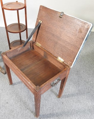 Lot 496 - A box, stool and stand