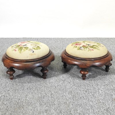 Lot 486 - A pair of stools