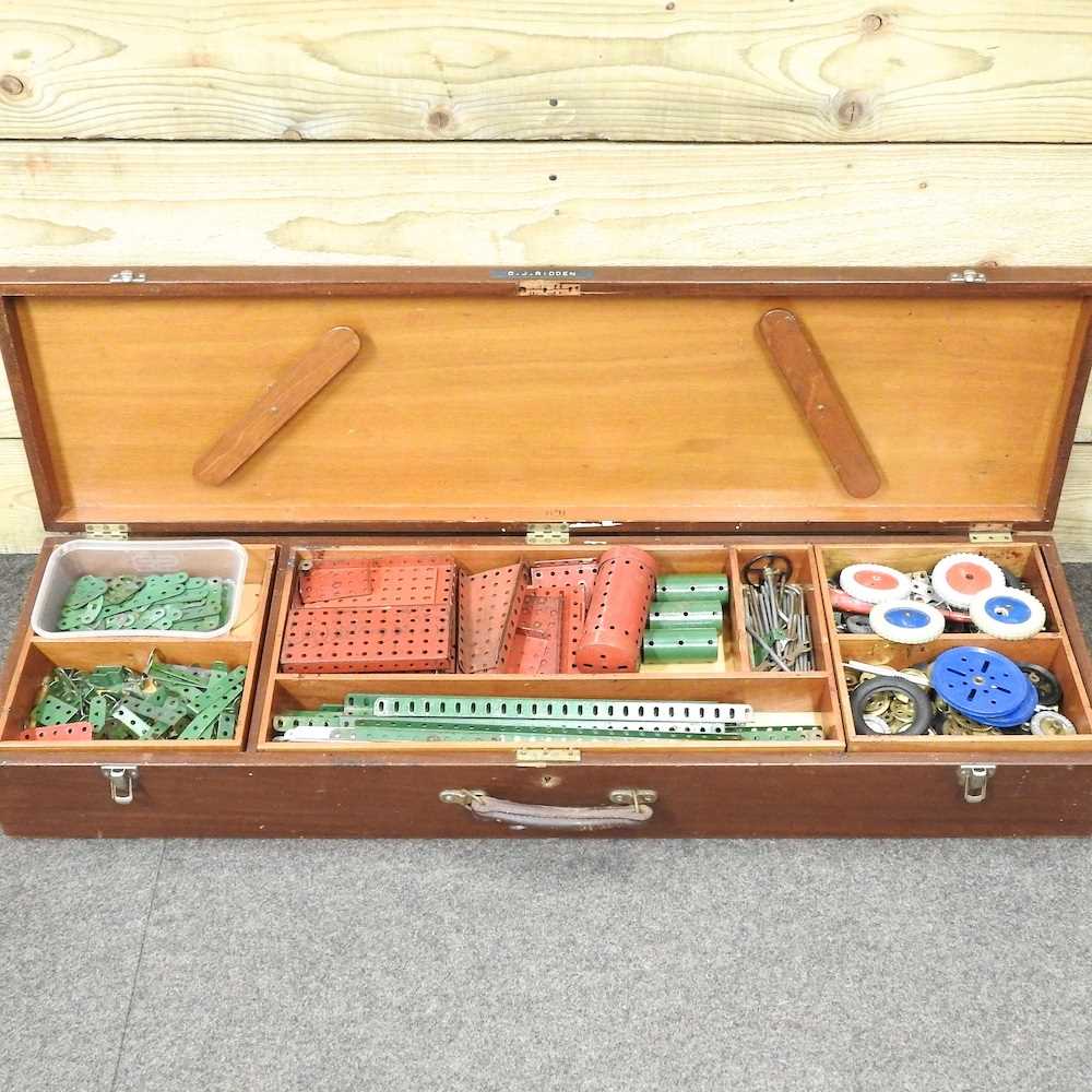 Lot 133 - A box of Meccano