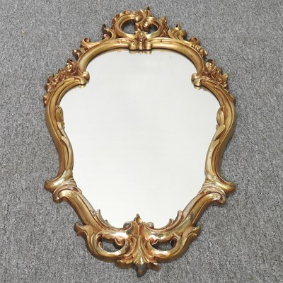 Lot 222 - A gilt mirror