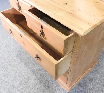 Lot 406 - A pine chest