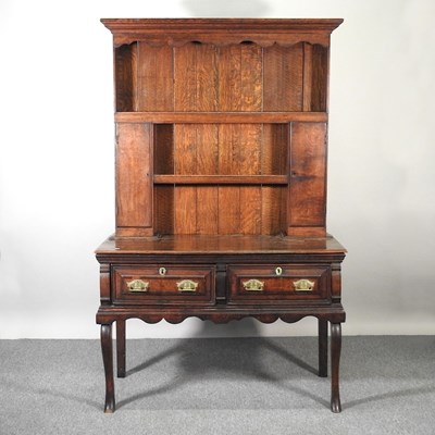 Lot 258 - An oak dresser