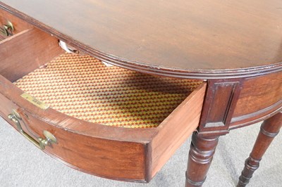 Lot 465 - A Regency table