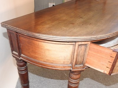 Lot 465 - A Regency table